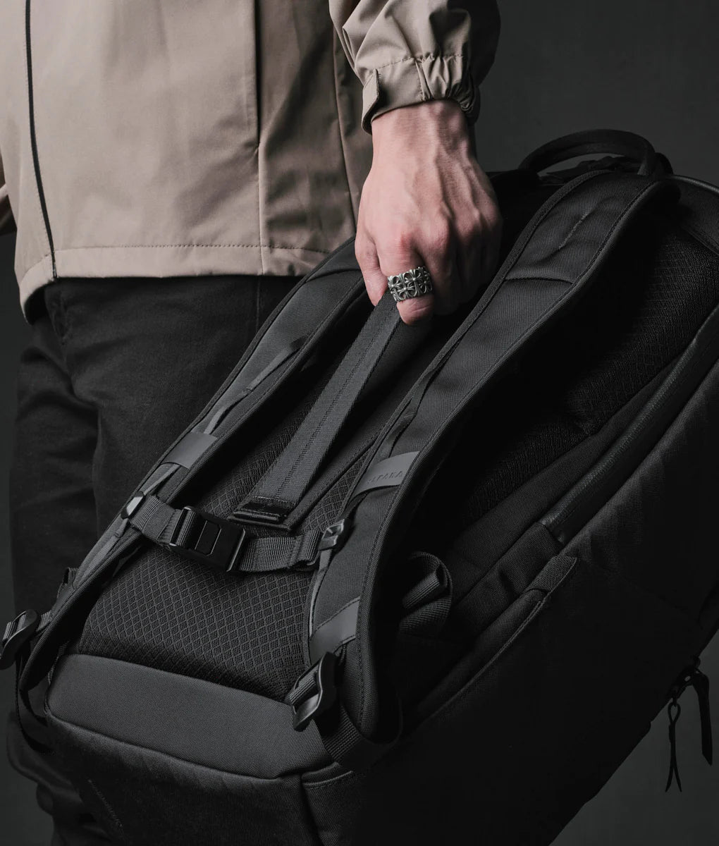 Alpaka Shift Pack V2 laptop backpacks for travel – Mined